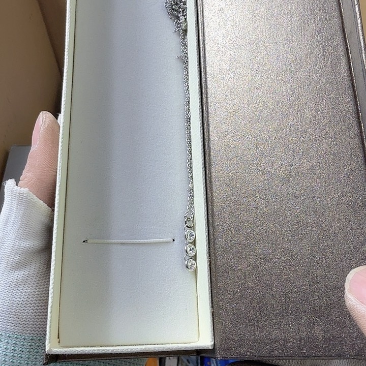 冲*件中古商品，瑕疵品，不保好坏。314