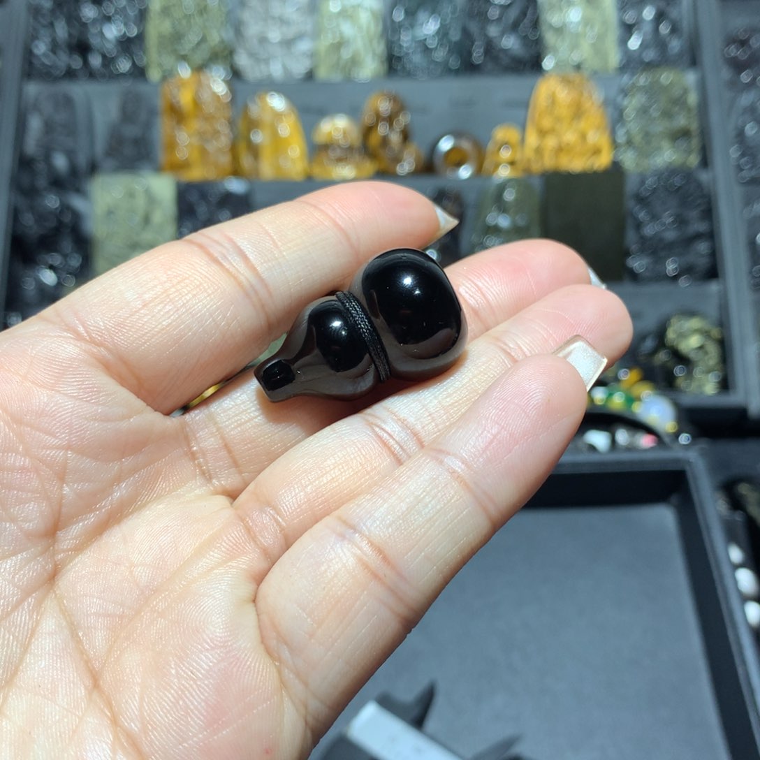 黑曜岩吊坠(赠链)未镶嵌没****兴