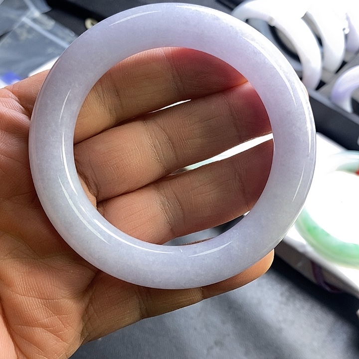 南***豆翡翠未镶嵌手镯圆条