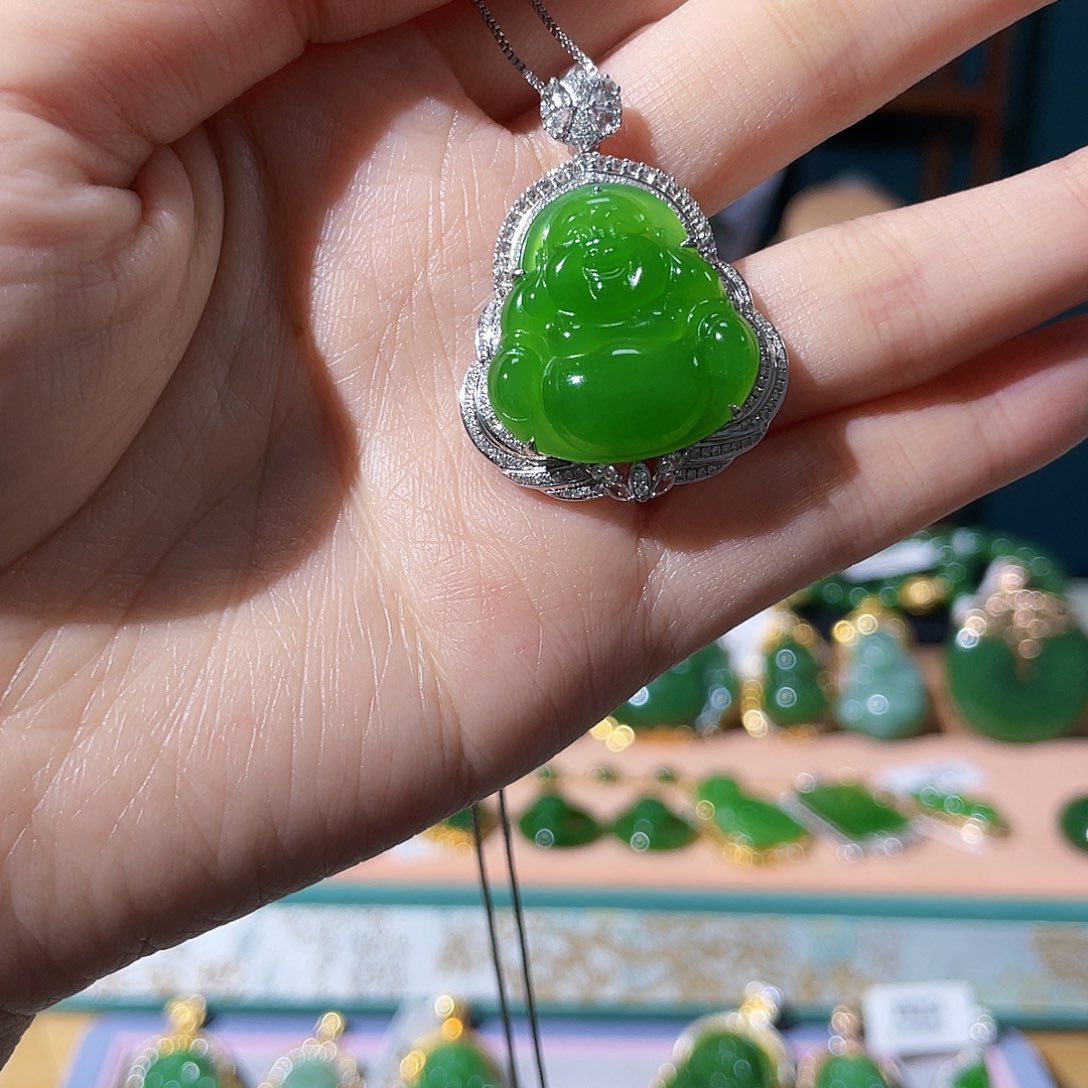 和田玉（碧玉）吊坠18K金镶嵌