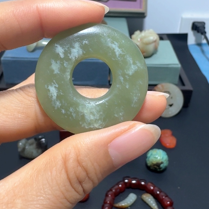 岫岩河磨玉（透闪石质玉）未镶嵌颈饰凡*