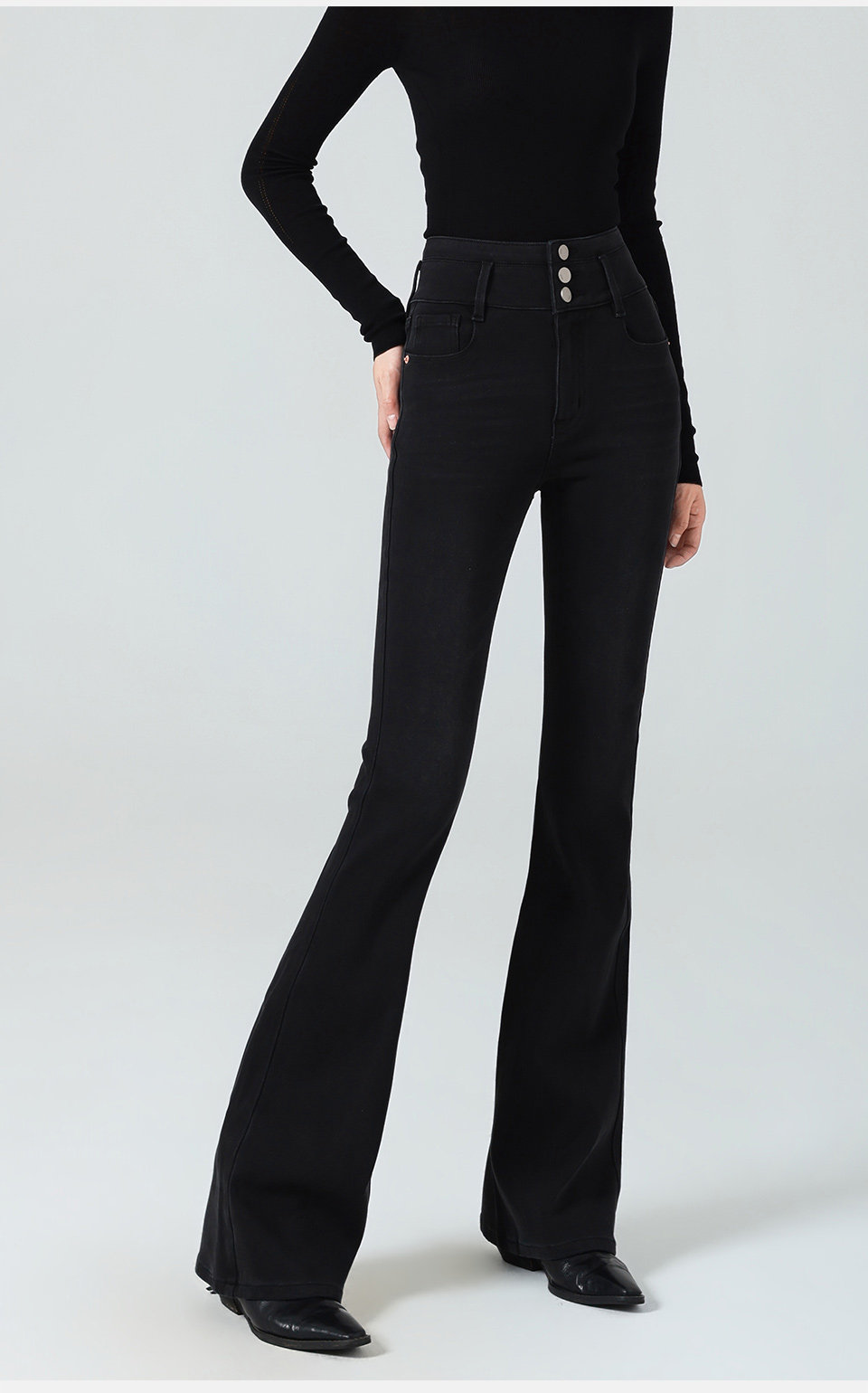 QQ07【果】黑灰加绒三扣高腰微喇叭牛仔裤女修身四面弹提臀25冬显瘦