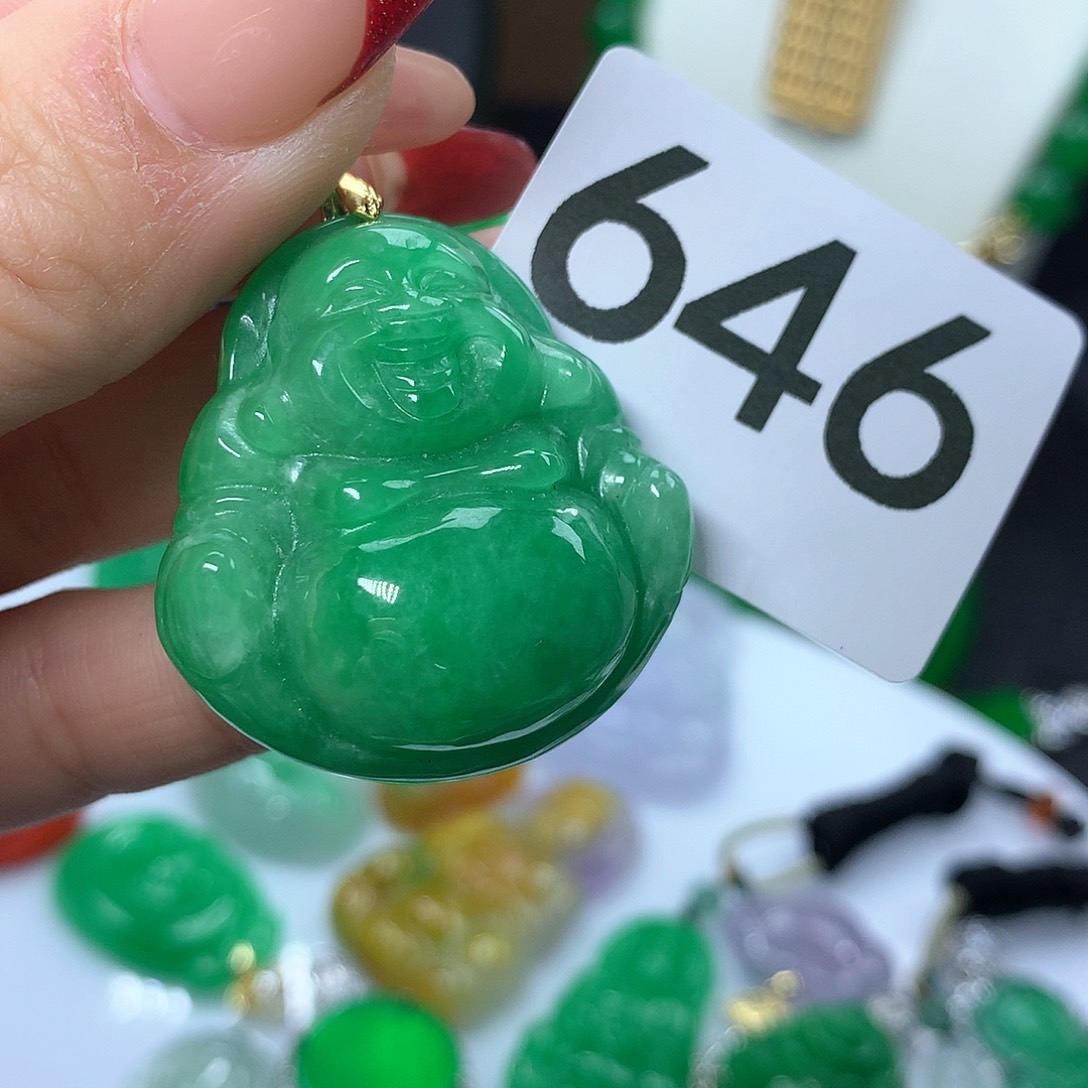 翡翠吊坠(赠链)未镶嵌