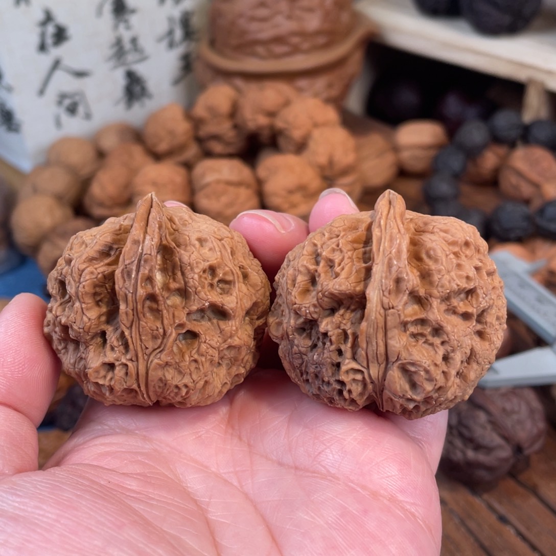 把件文玩核桃福利石窟44克差5有瑕疵