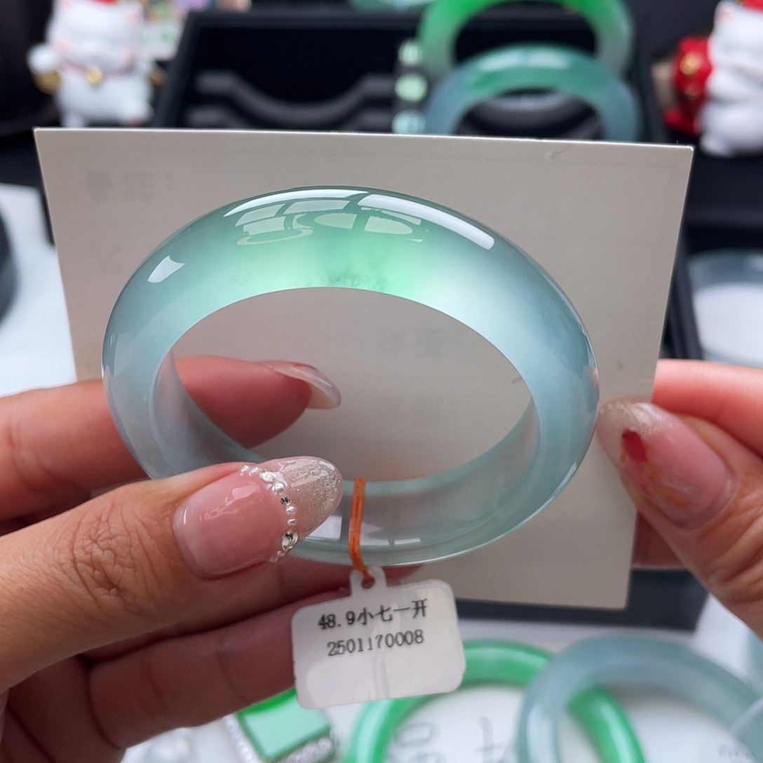 翡翠手镯未镶嵌48-50圈，定金