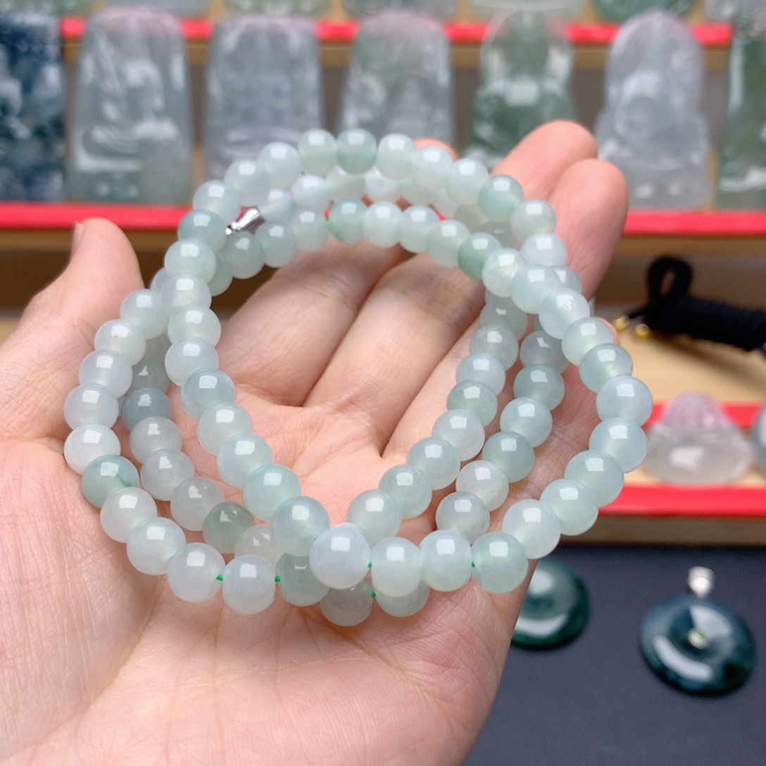 在***上翡翠未镶嵌颈饰珠链