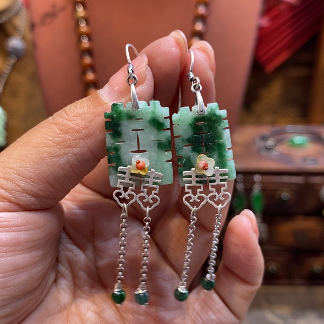 翡翠吊坠(赠链)未镶嵌