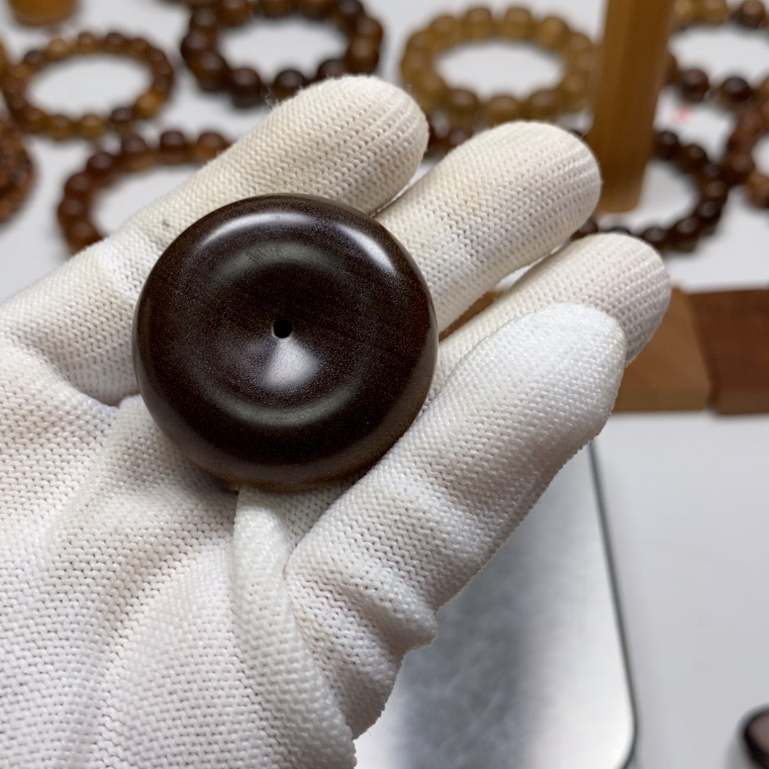 檀香木文****？老山檀香平安扣沉水焦糖