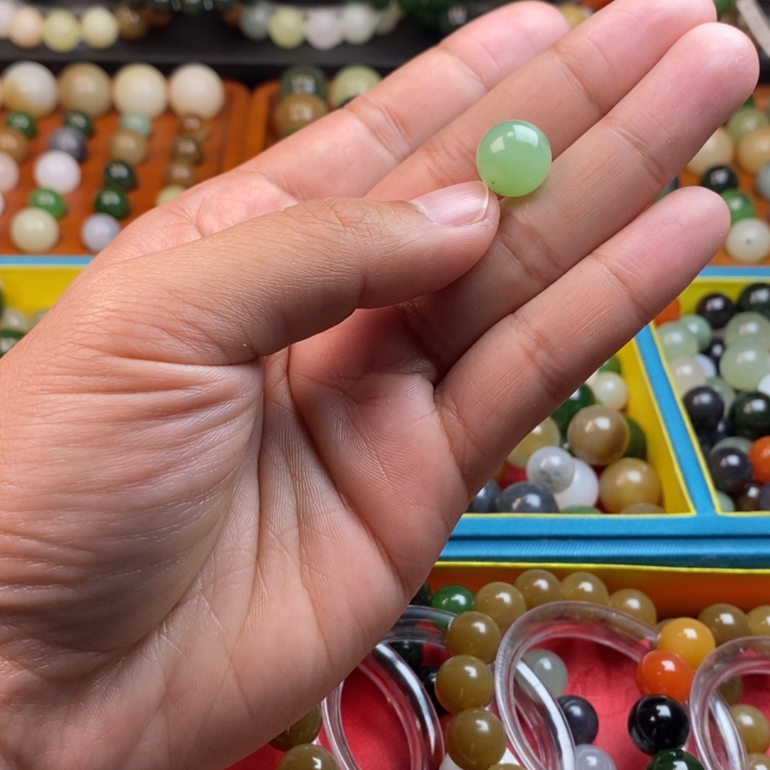 和田玉未镶嵌珠宝奇石卡12苹果绿y