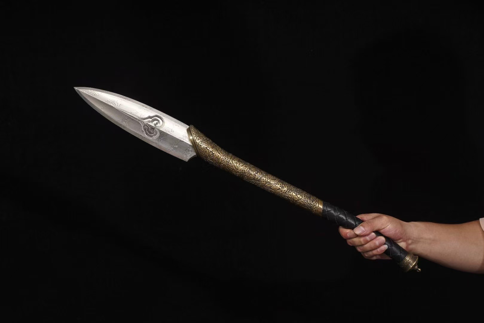 龙泉宝剑锻造技艺沈朝庆传承第四代沈云手作