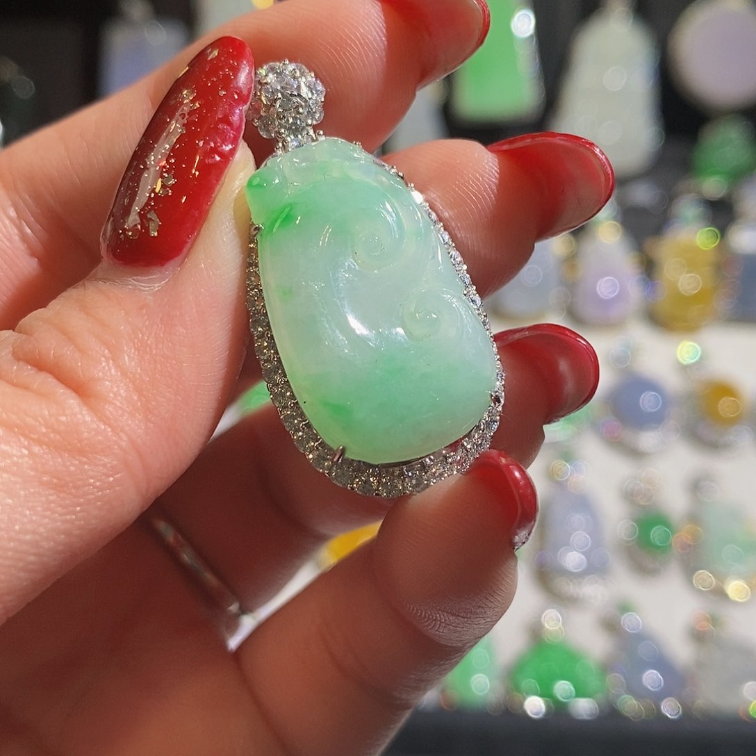 翡翠颈饰银S925镶嵌天然翡翠