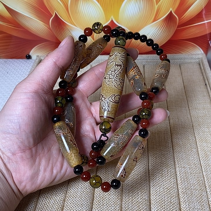 玛瑙/玉髓颈饰未镶嵌