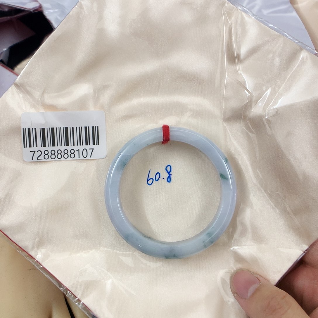 翡翠手镯未镶嵌天然缅甸翡翠手镯