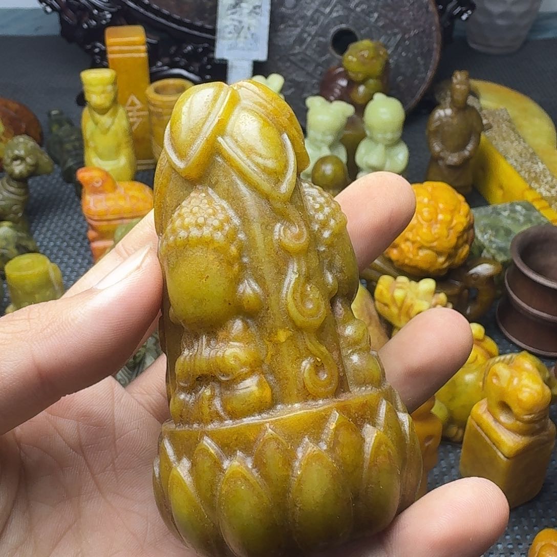 白玉菩提吊坠。。。