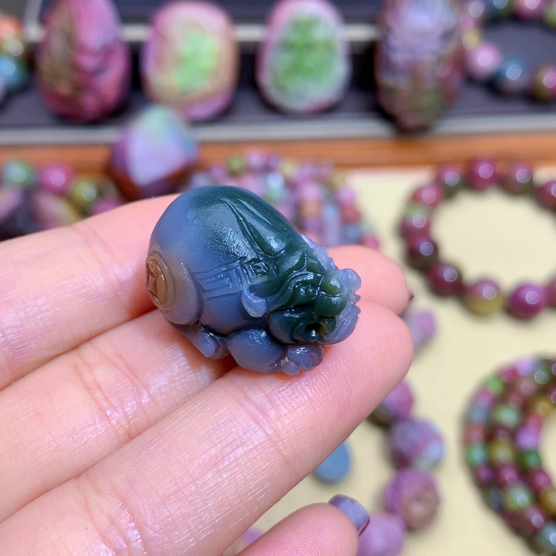 玛瑙挂件未镶嵌盐源定制