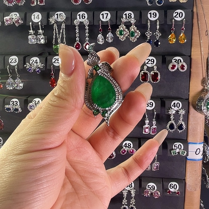 祖母绿颈饰银S925镶嵌