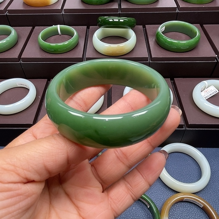 和田玉未镶嵌手镯5758