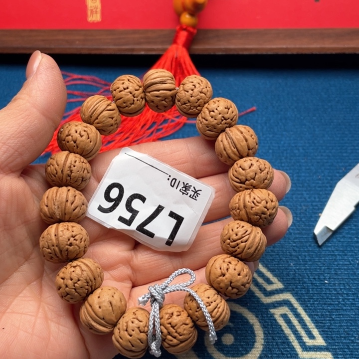 文玩核桃吊坠手串