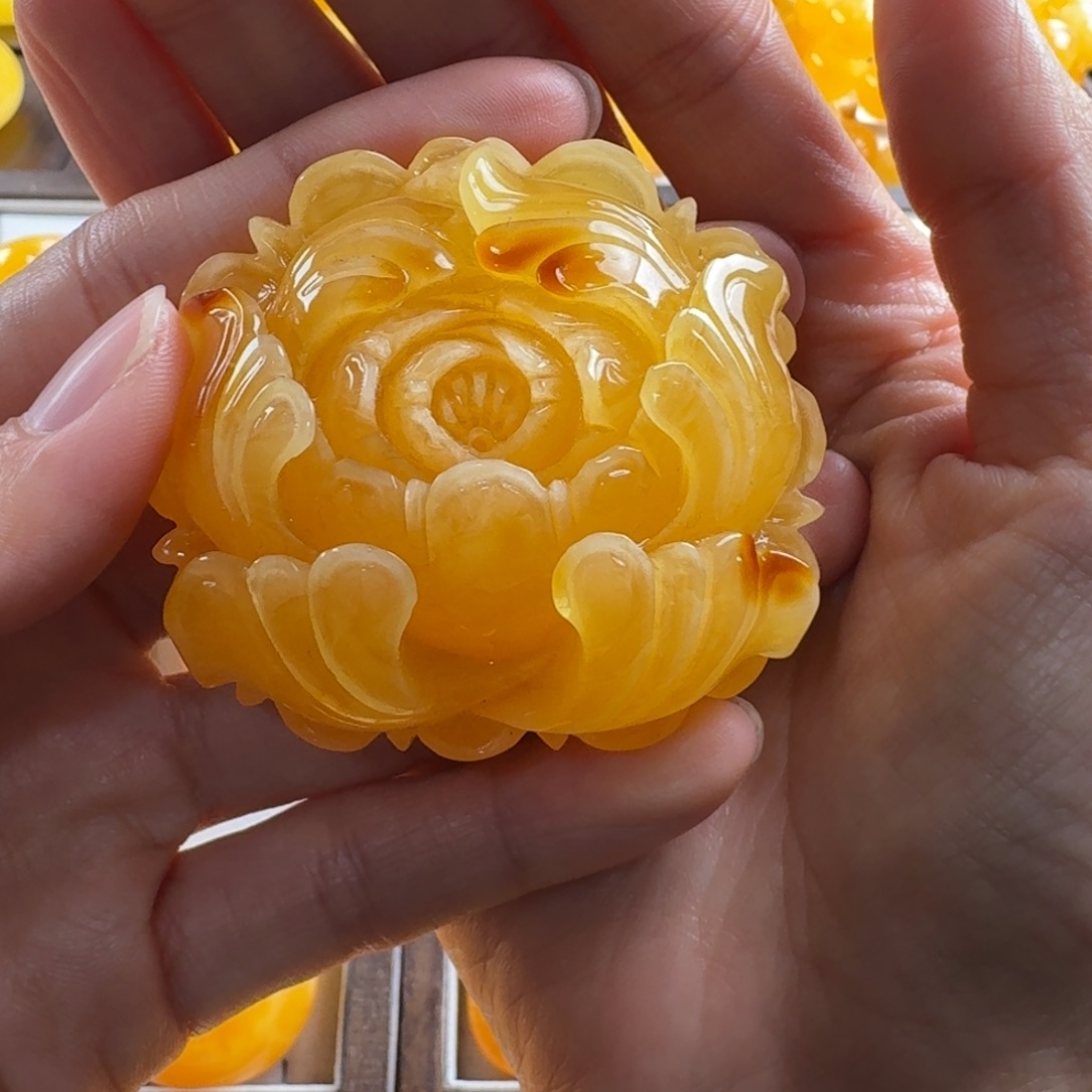 蜜蜡毛衣链未镶嵌玉**蝶