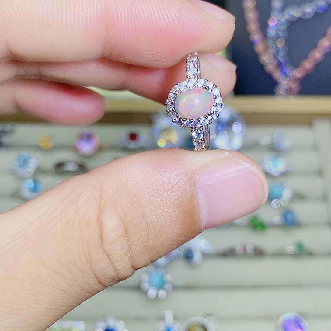 欧泊未镶嵌珠宝奇石