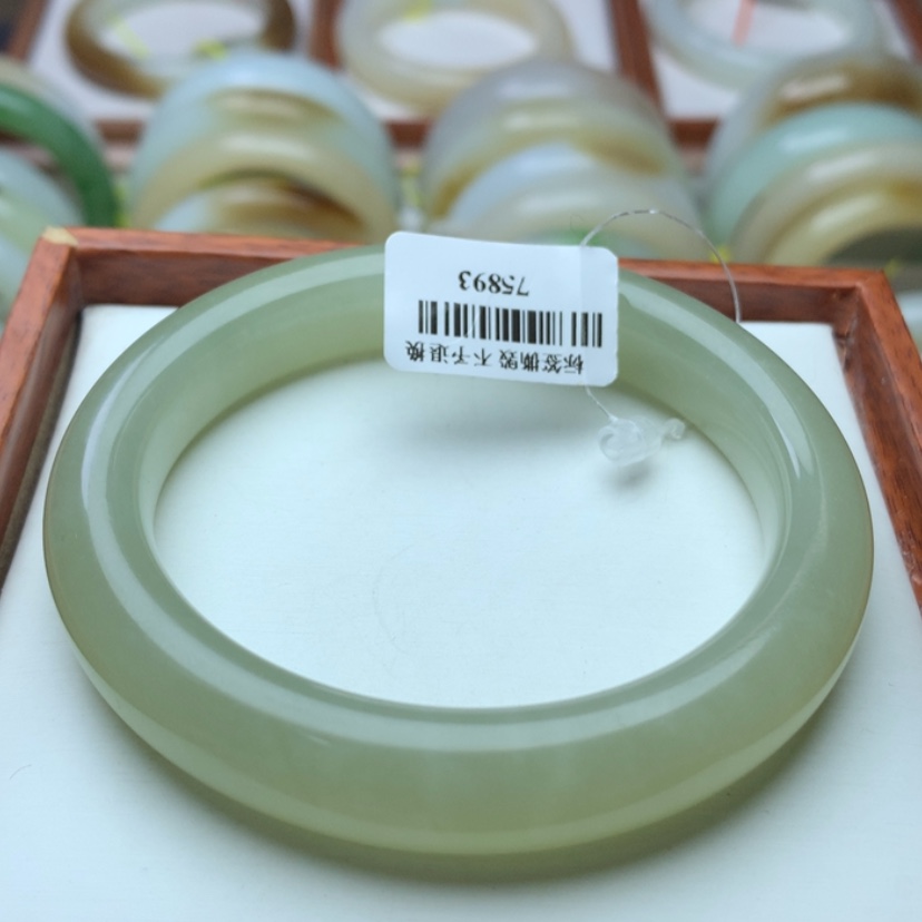 【闪购商品】和田玉手镯未镶嵌5859