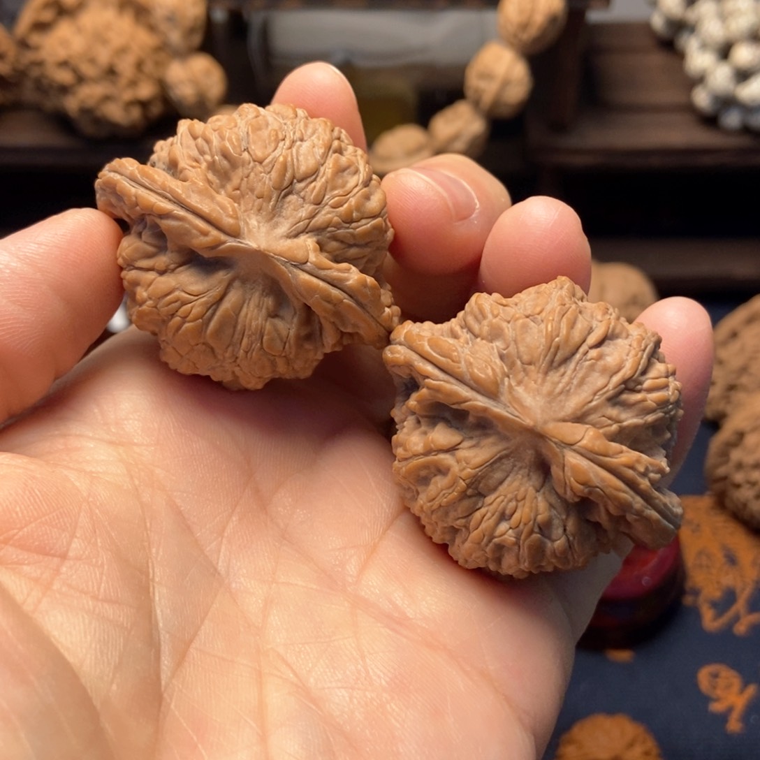 文玩核桃把件全品老款粗筋宽边狮子头42