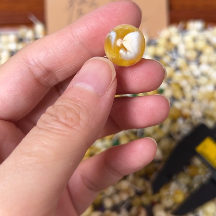 蜜蜡未镶嵌裸石14.1mm一个