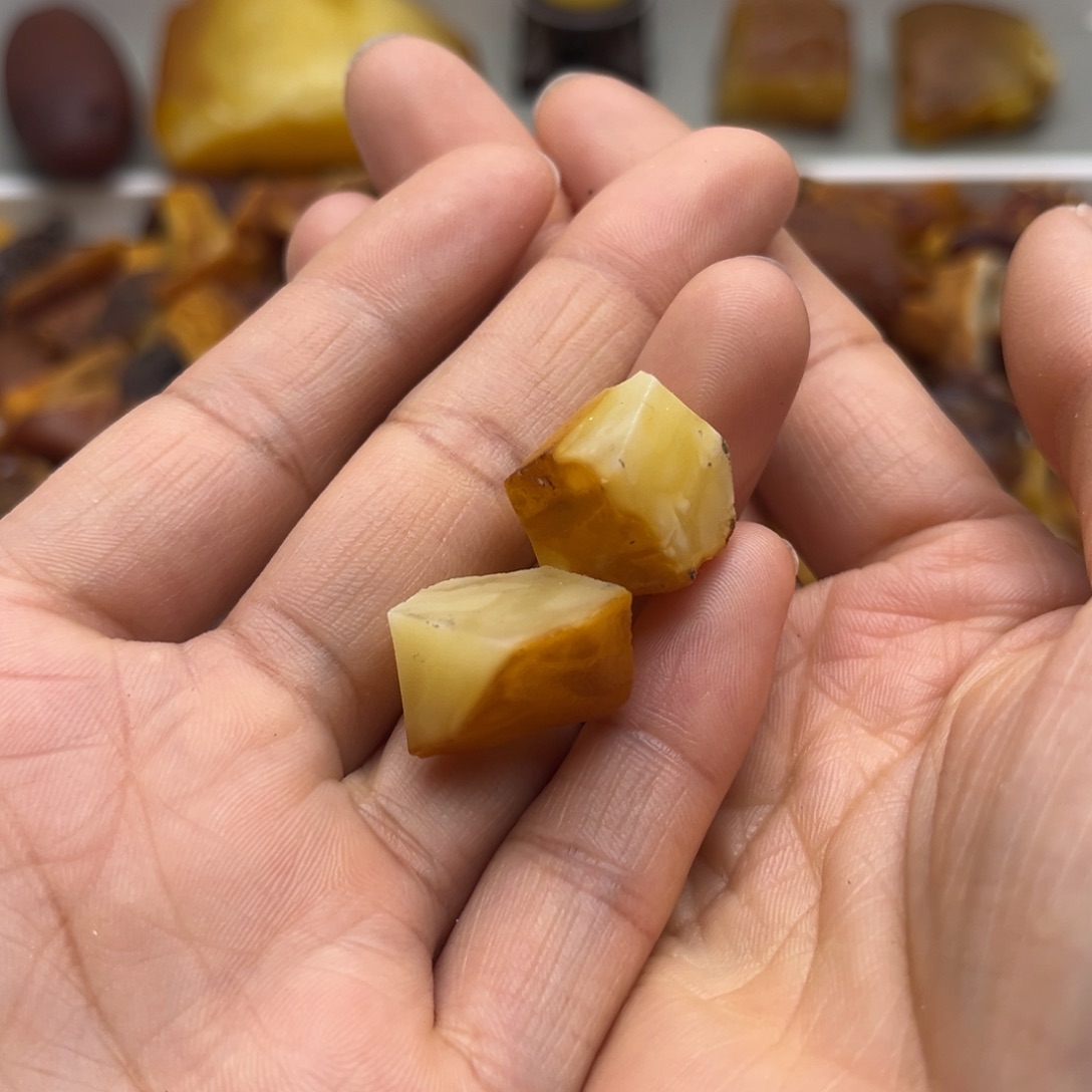 琥珀未镶嵌珠宝奇石蜜蜡定制珠子老型