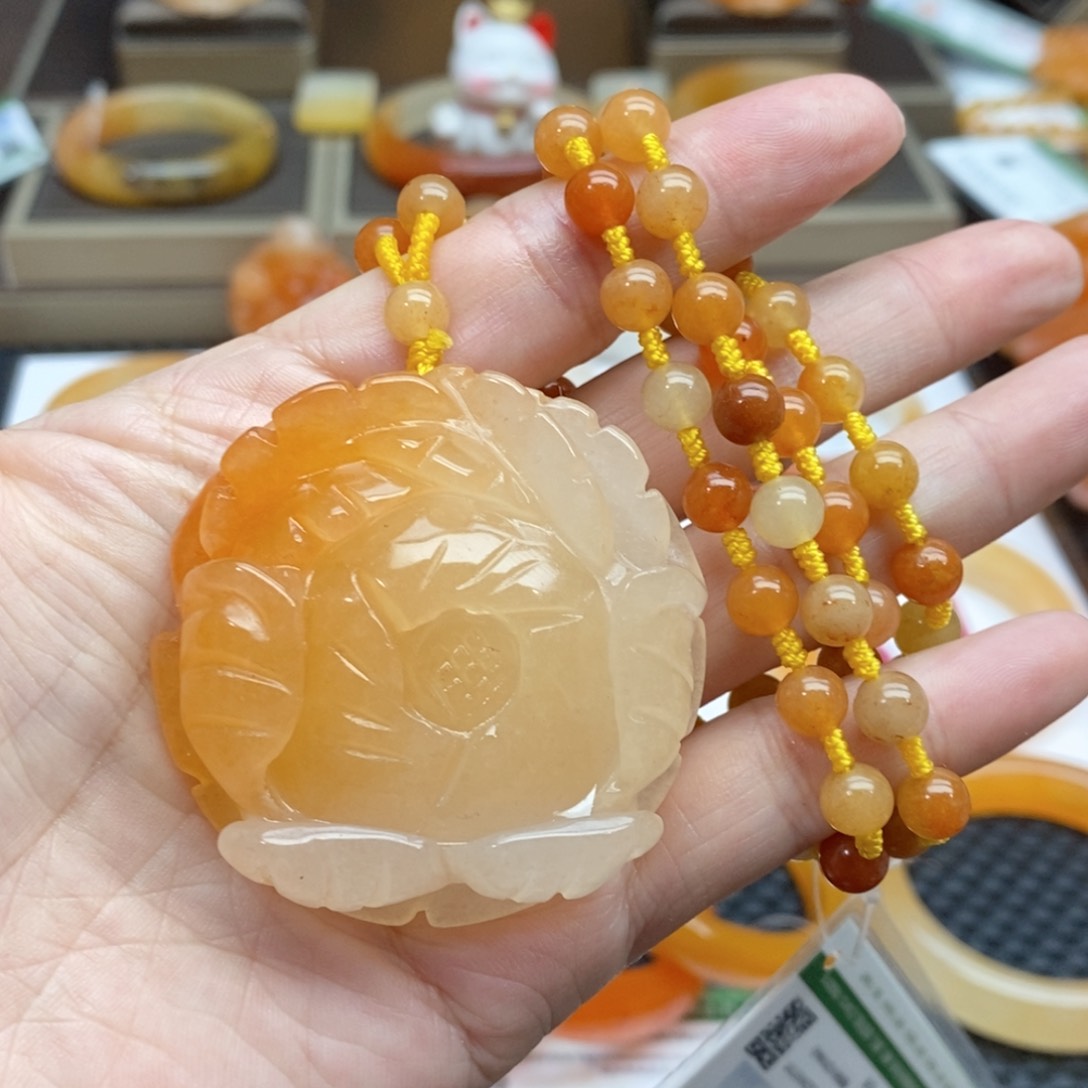 石英质玉（黄龙玉）吊坠未镶嵌