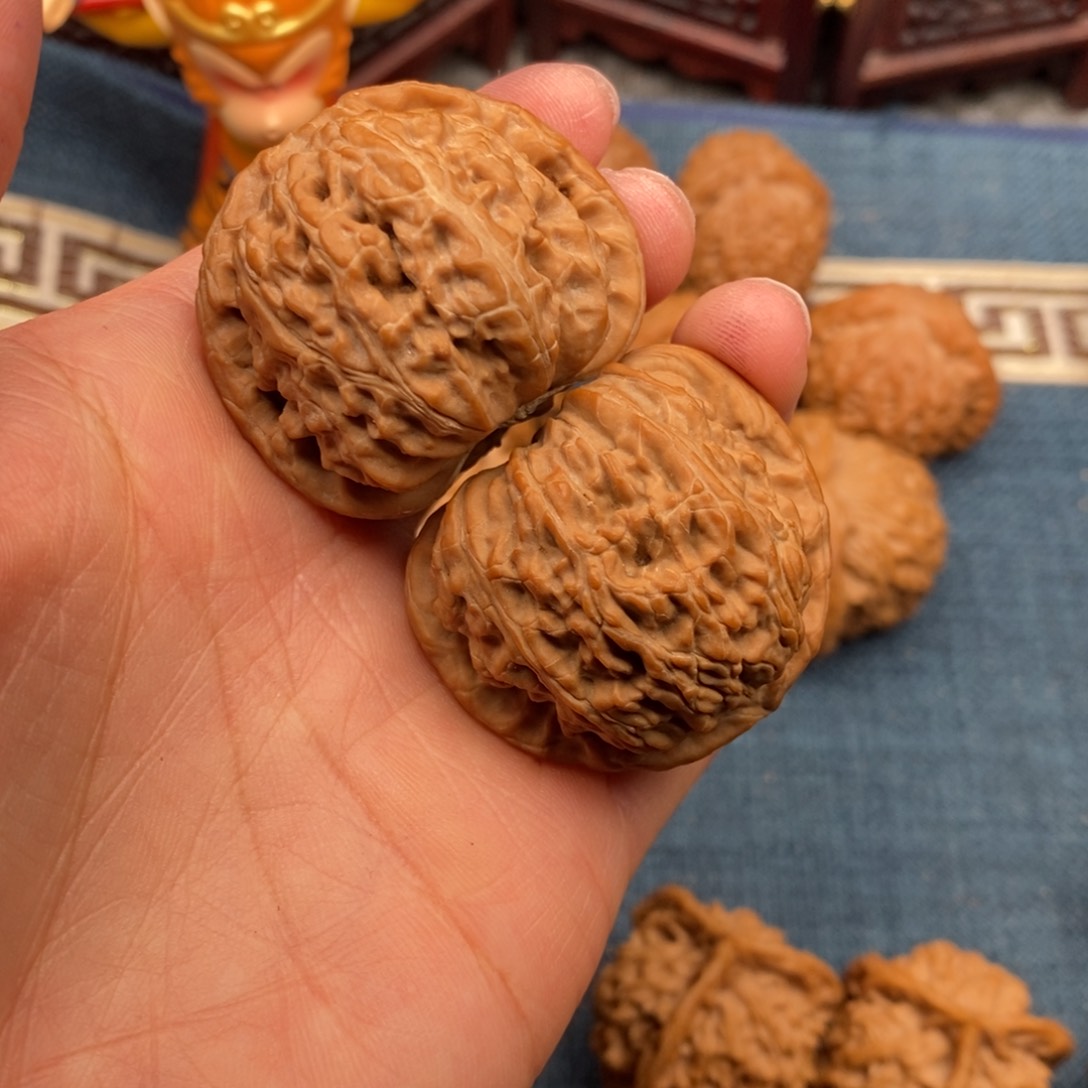 文玩核桃把件?**e40全品白狮子