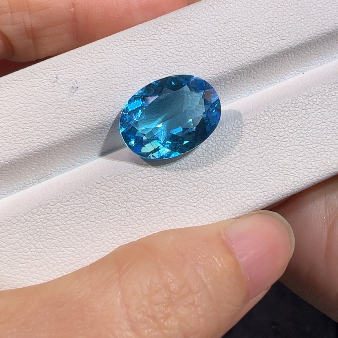 托帕石裸石10ct不退换