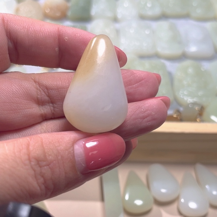 未镶嵌和田玉（糖玉）珠宝半成品