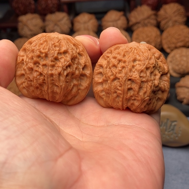 文玩核桃把件王*墩血麒麟