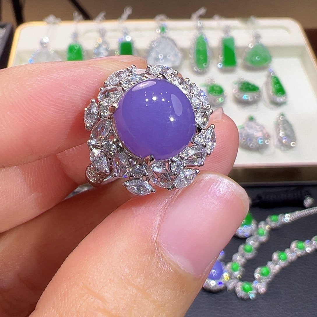 翡翠18K金镶嵌戒指