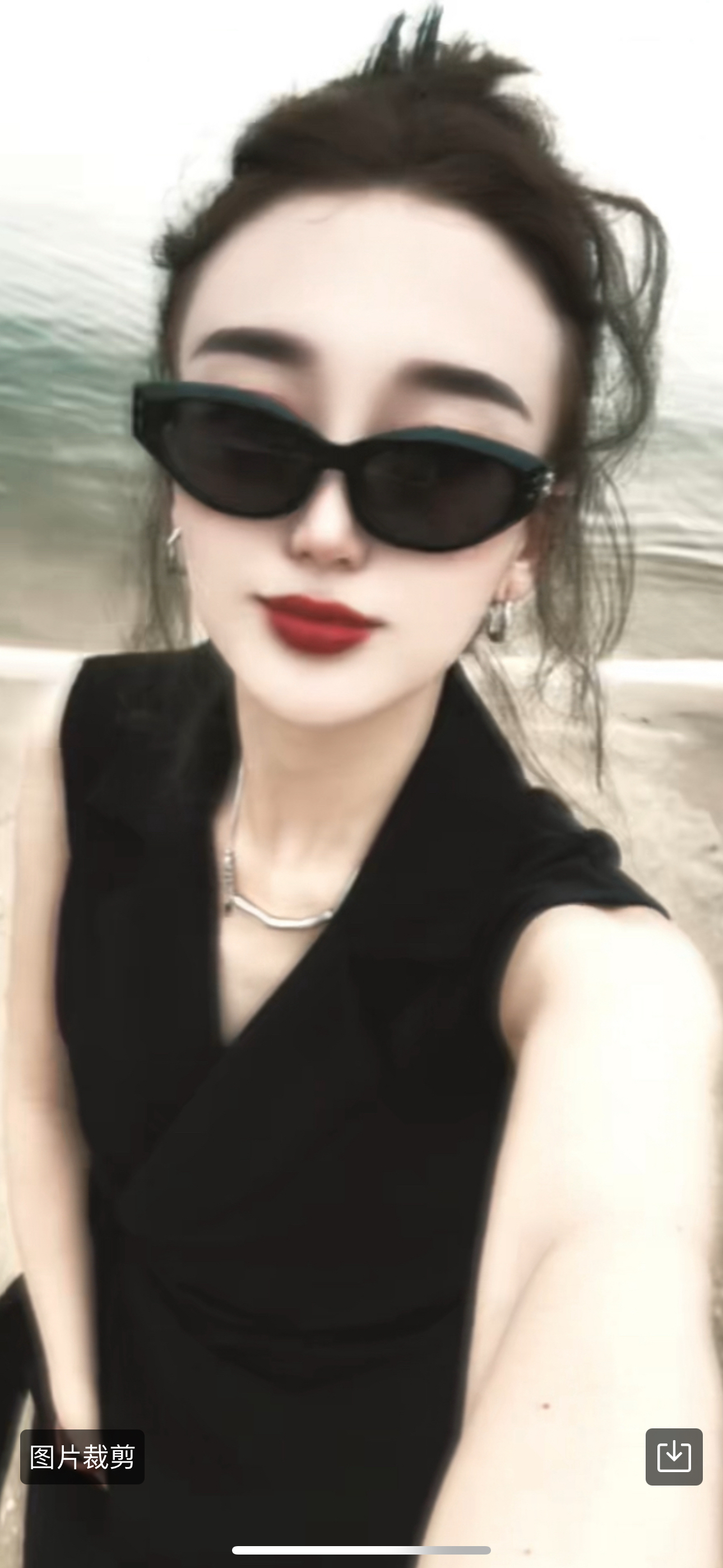 复古高级感猫眼墨镜欧美。 风格小框设计显脸小适合旅游街拍