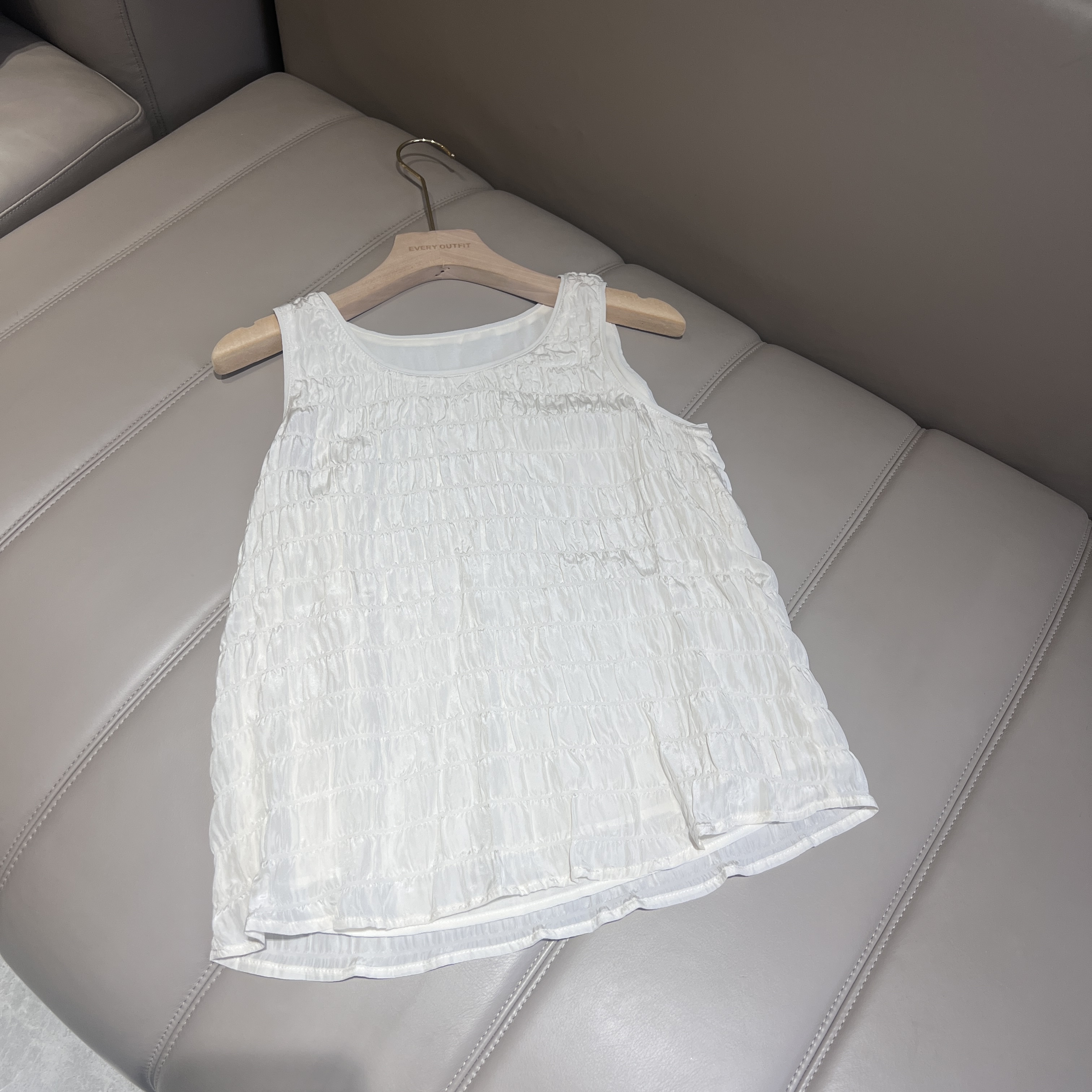 可以遮住副乳的 小衫  去香港买手店淘到的款