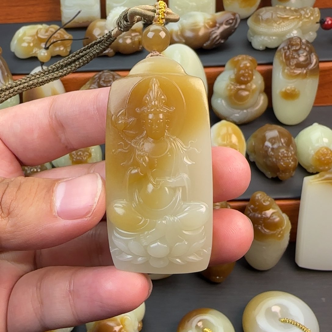 和田玉（糖玉）颈饰未镶嵌