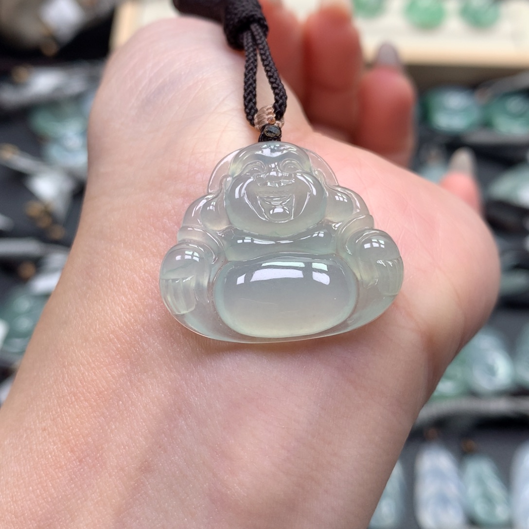 翡翠颈饰未镶嵌佛公