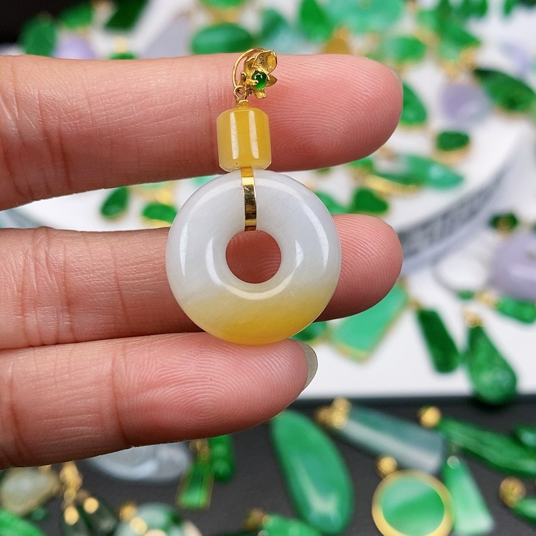 翡翠吊坠(不含链)18K金镶嵌