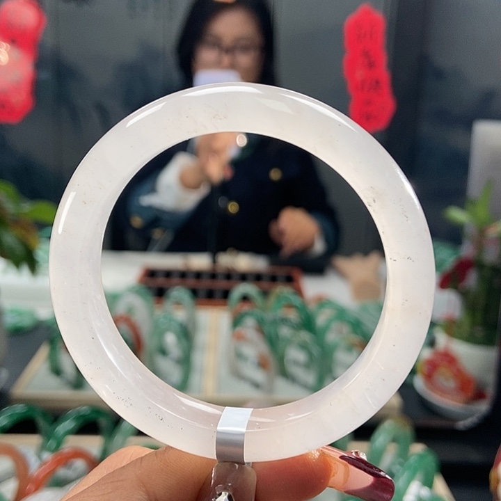 石英质玉手镯未镶嵌