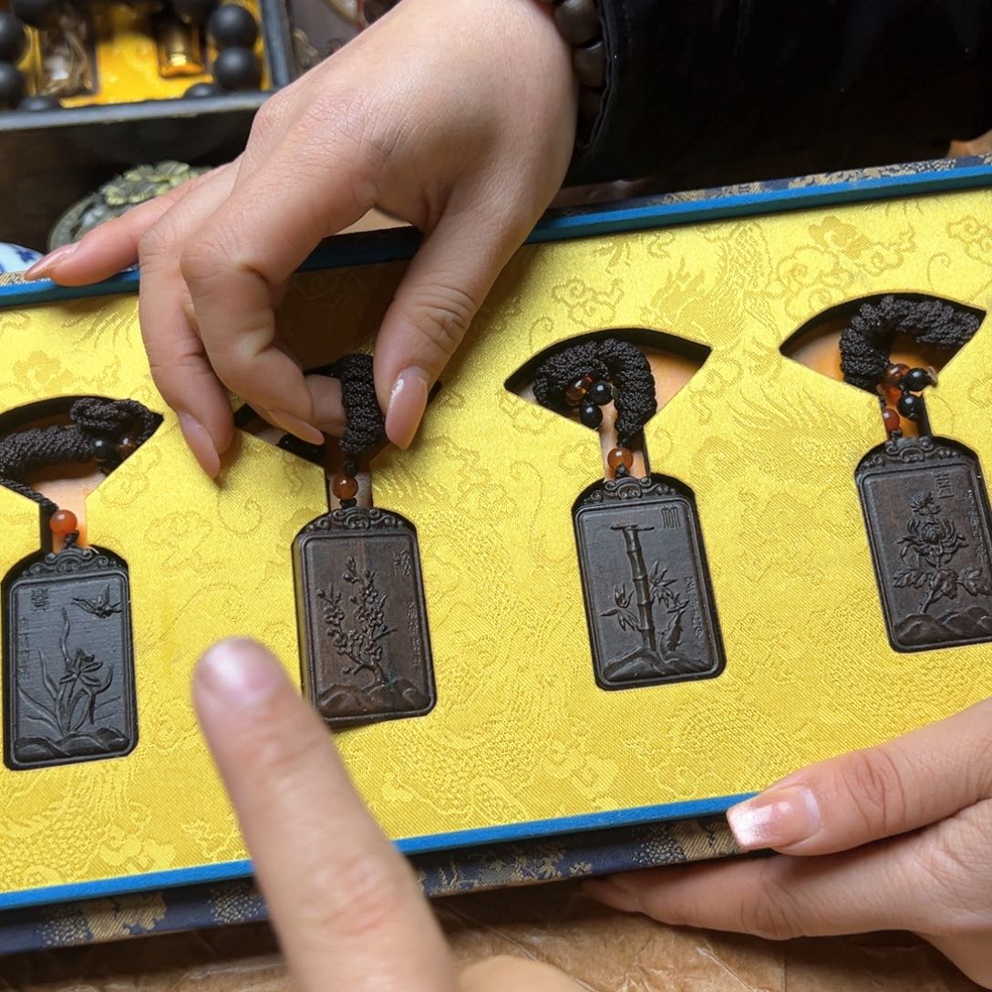 滴血莲花菩提吊坠