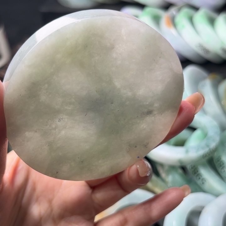 定制翡翠未镶嵌手镯