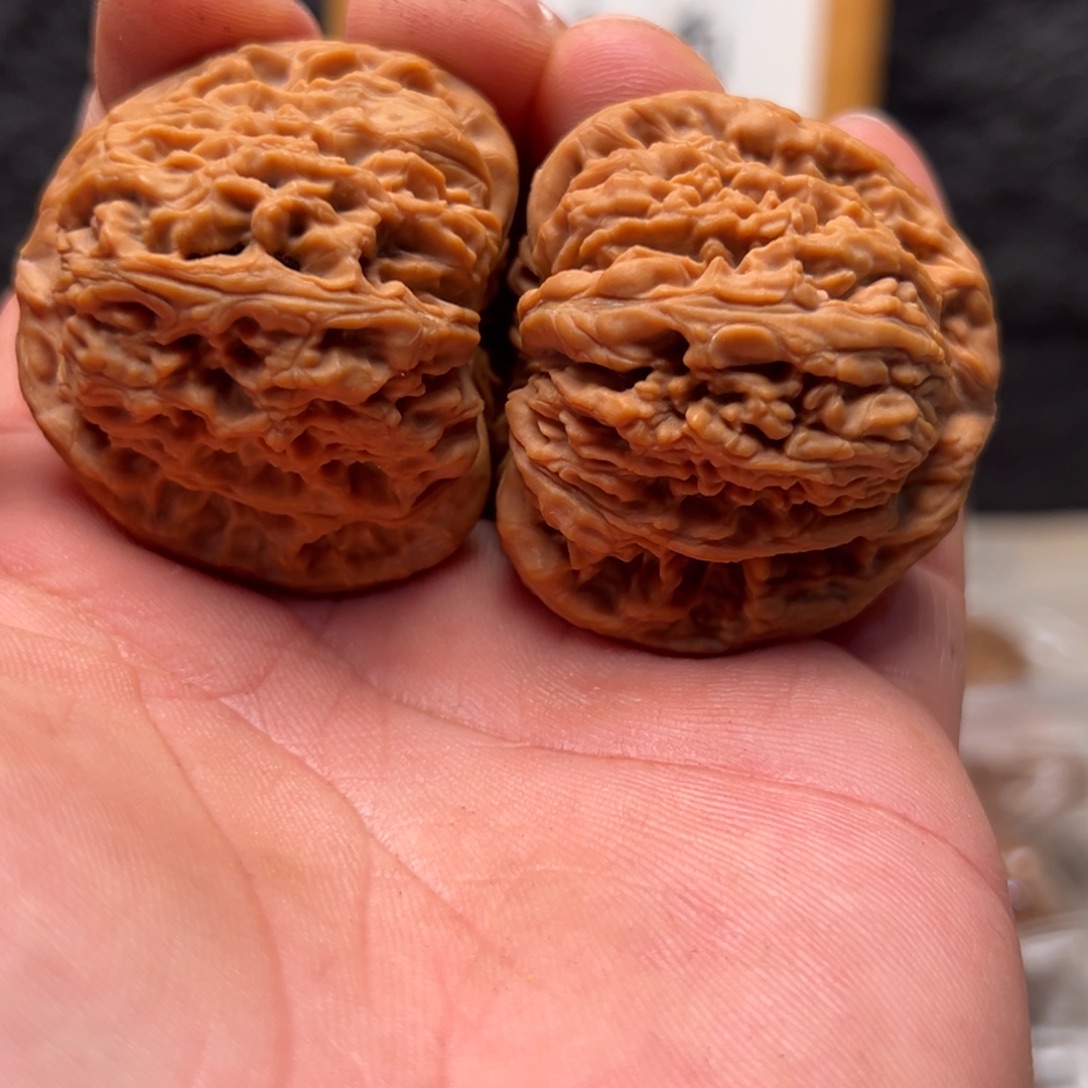 浅***秋把件文玩核桃南疆43黄点