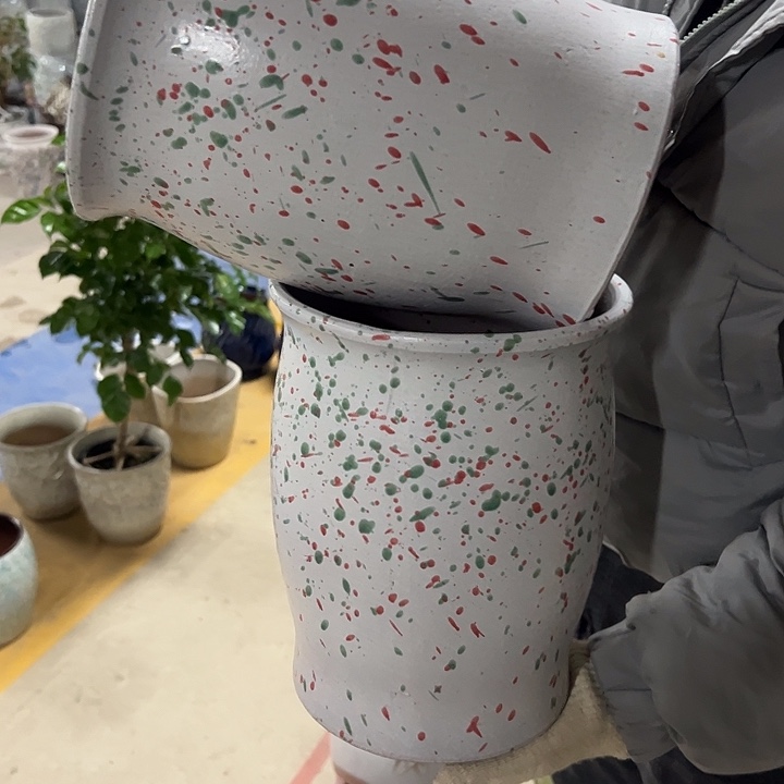 高度25厘米口18厘米