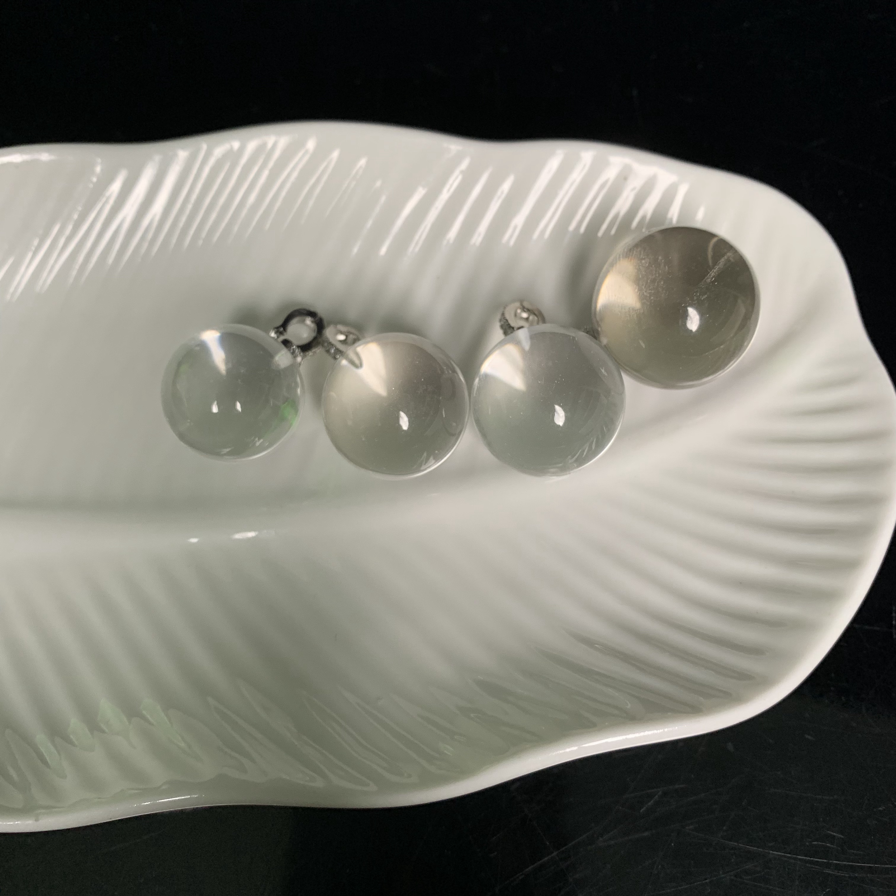 白水晶球（非全净体）吊坠YC330多样性发其一扣头多样性介意者勿拍