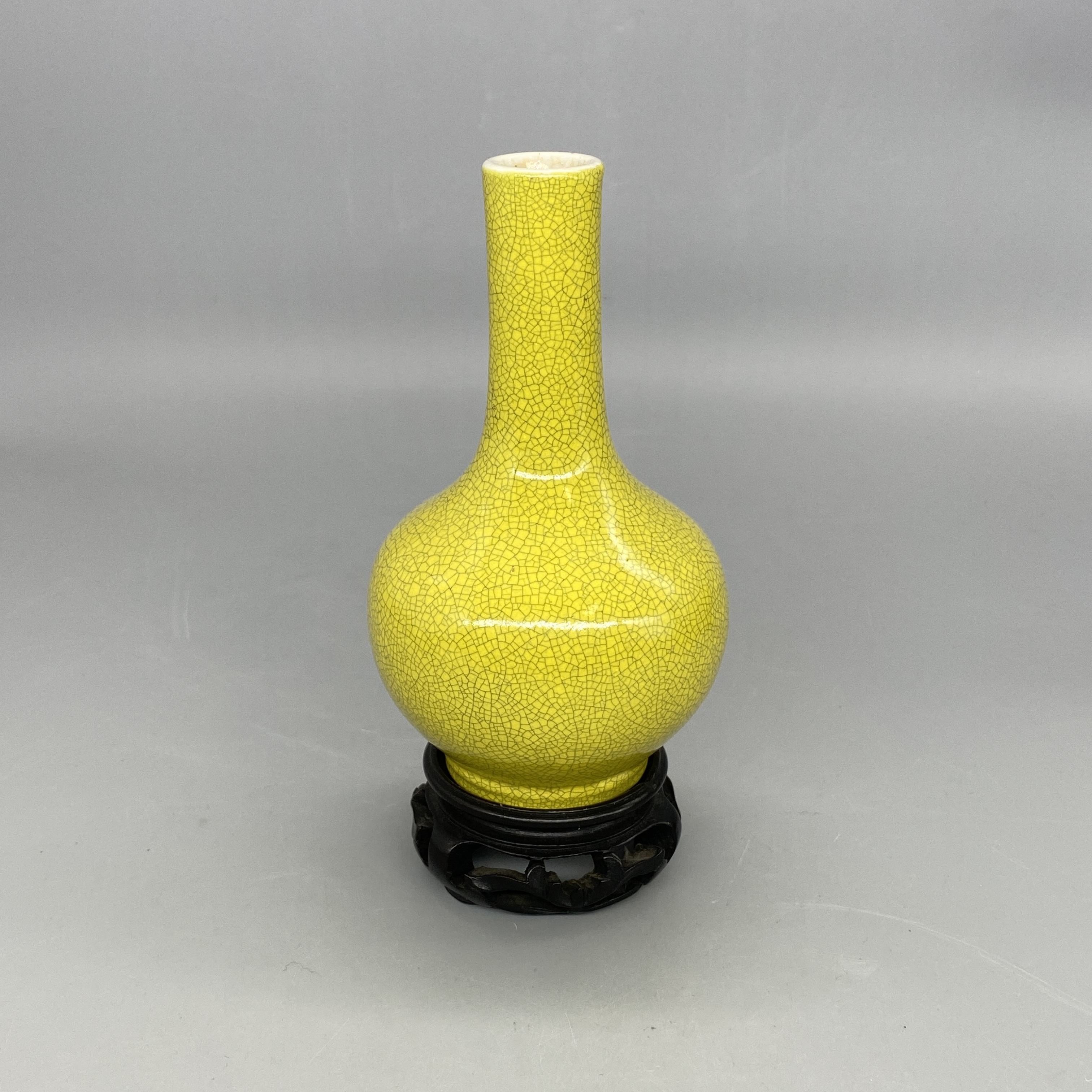 32501139*清中期鱼子黄釉胆瓶/瓷器三/江苏省文物总店