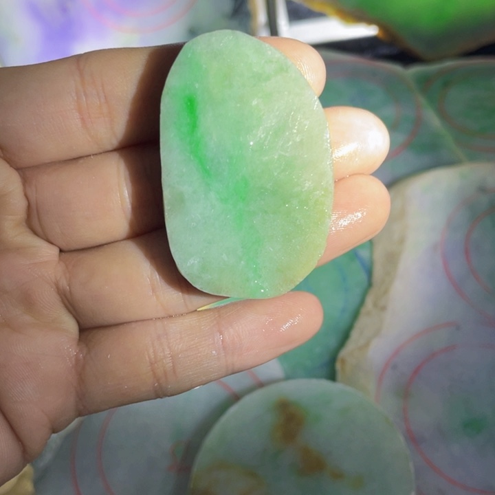 翡翠未镶嵌挂件片料