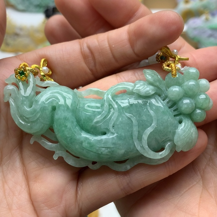 翡翠颈饰未镶嵌翡翠