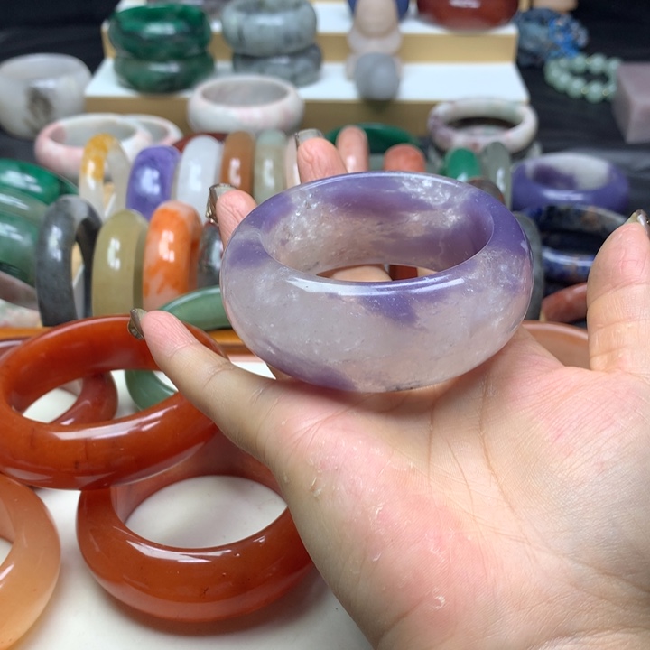 未镶嵌手镯石英质玉P****u