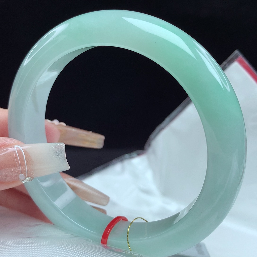 翡翠手镯未镶嵌56圈2384